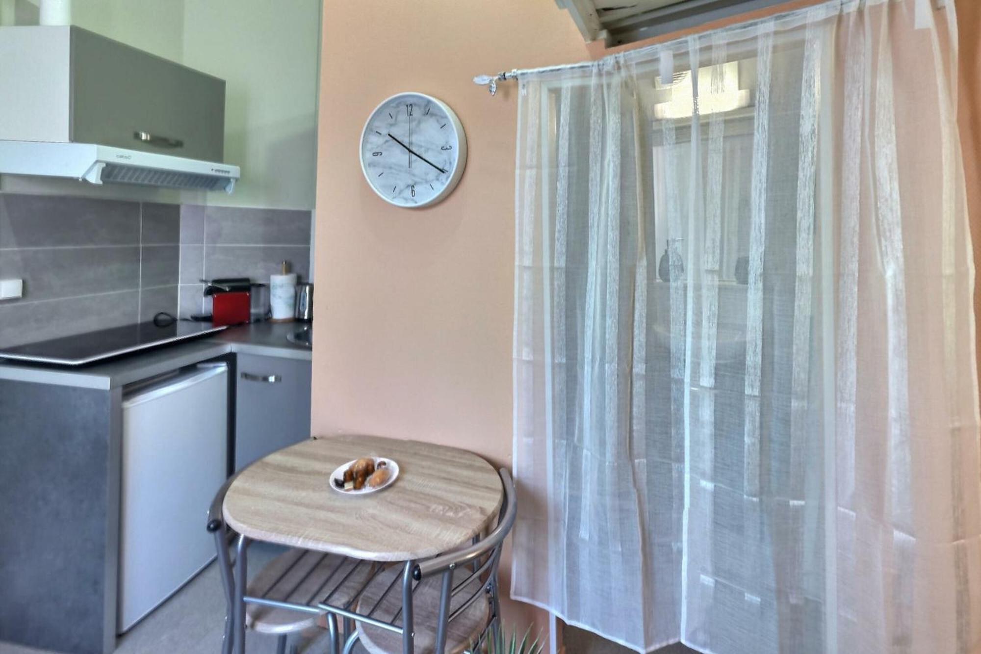 Gambeta1 Face Gare Apartment Evreux Exterior photo